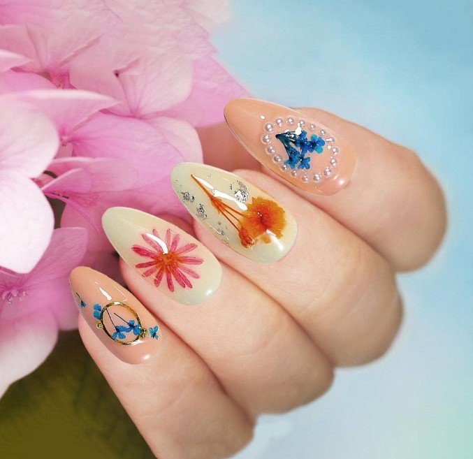 nail-art-kuru-cicek-susleme-1